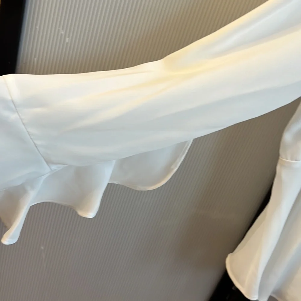 Elle White Blouse with Flare Sleeve and bottom.  Size M - Picture 2 of 8